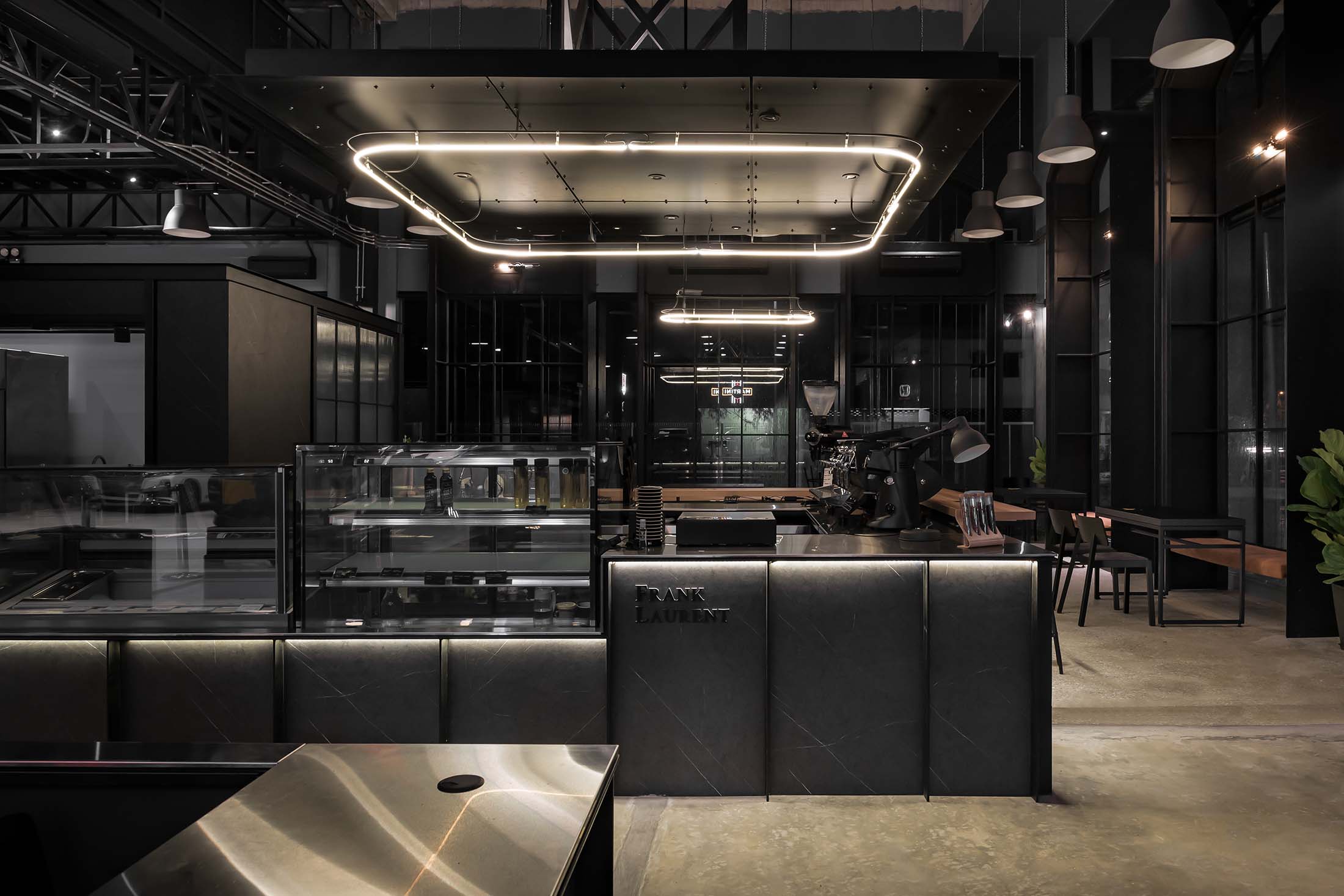 Lee Motors x Frank Laurent