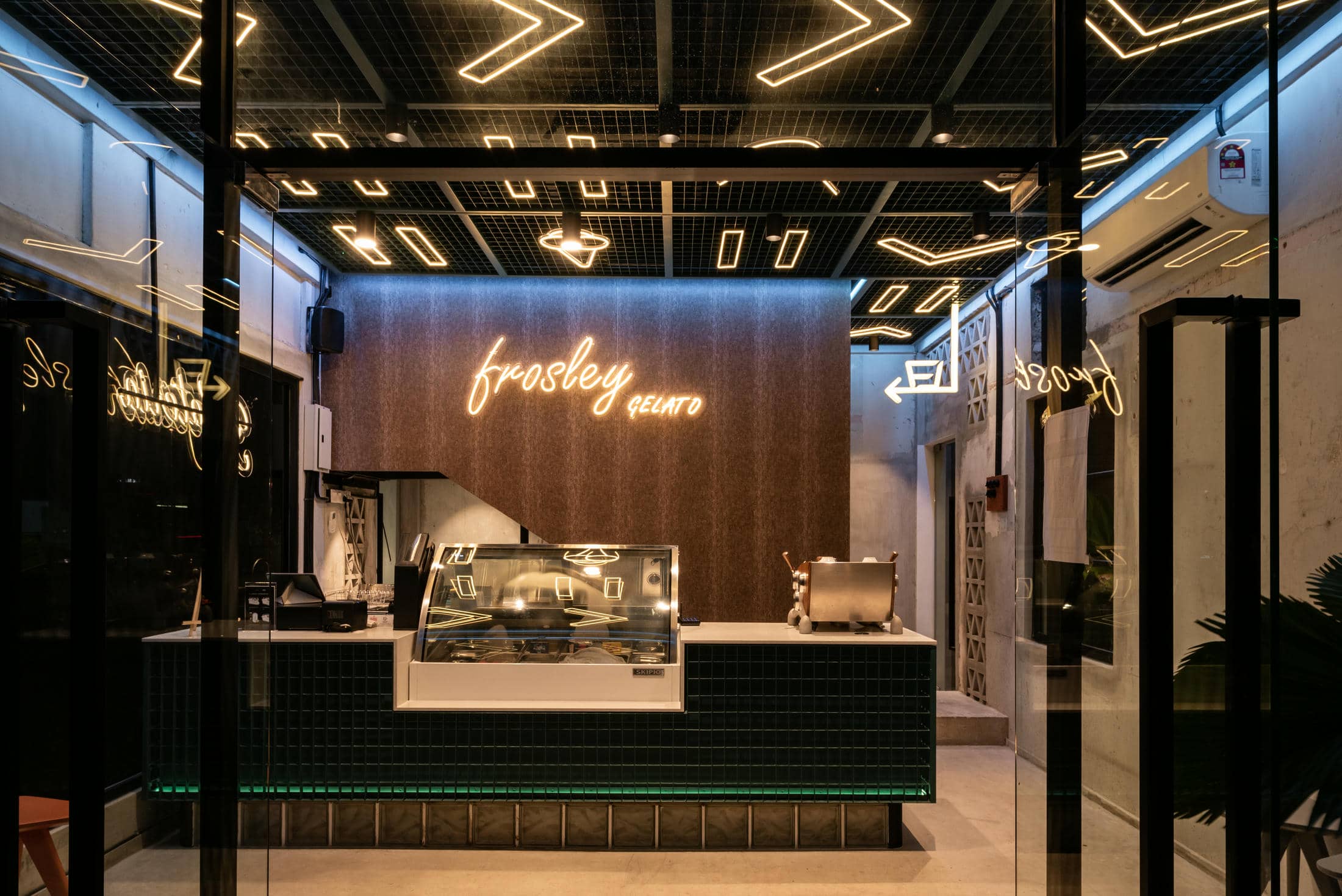 FRANK LAURENT X LEE MOTORS